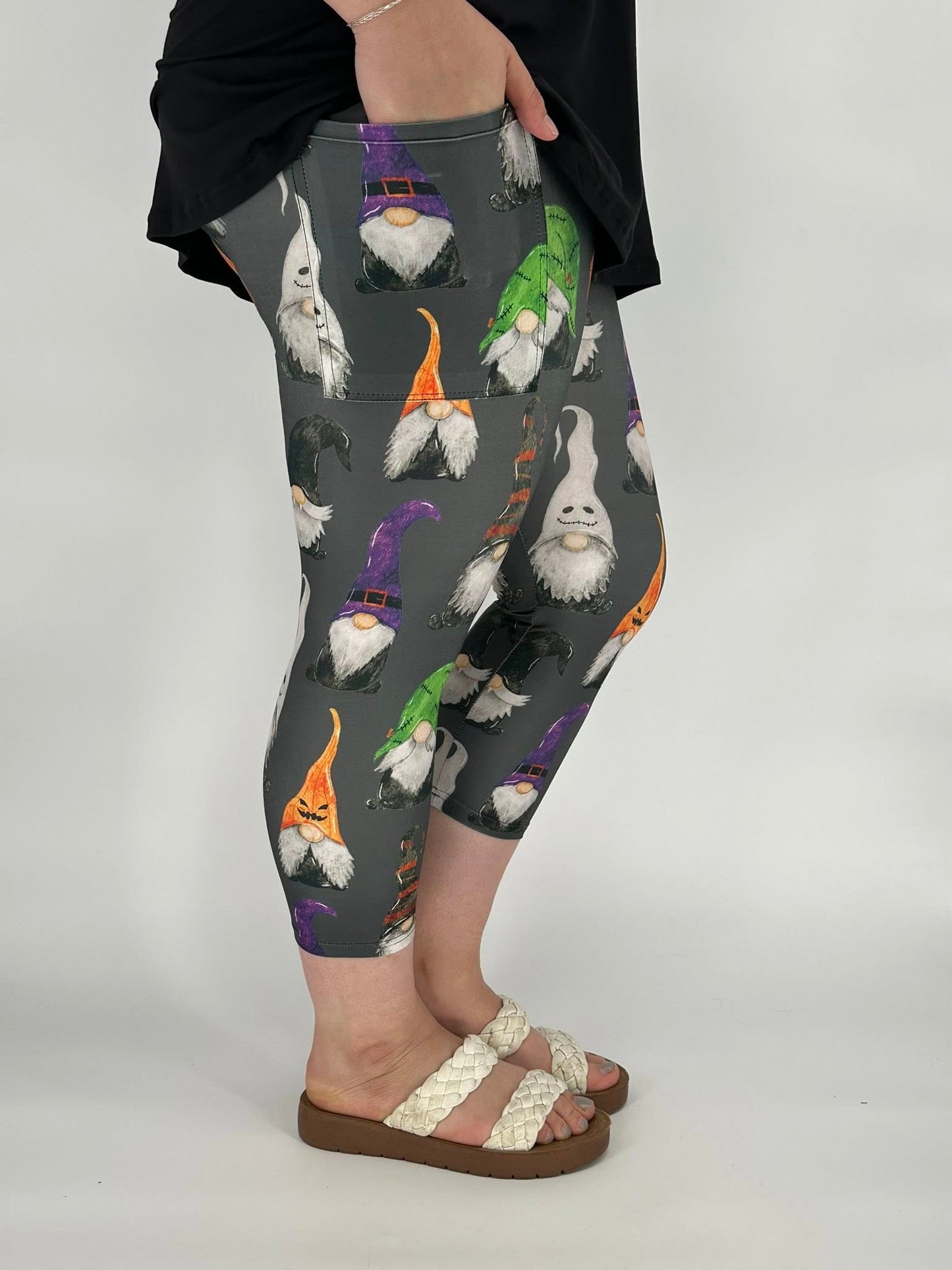 Spooky Gnome Capri w/ Pockets