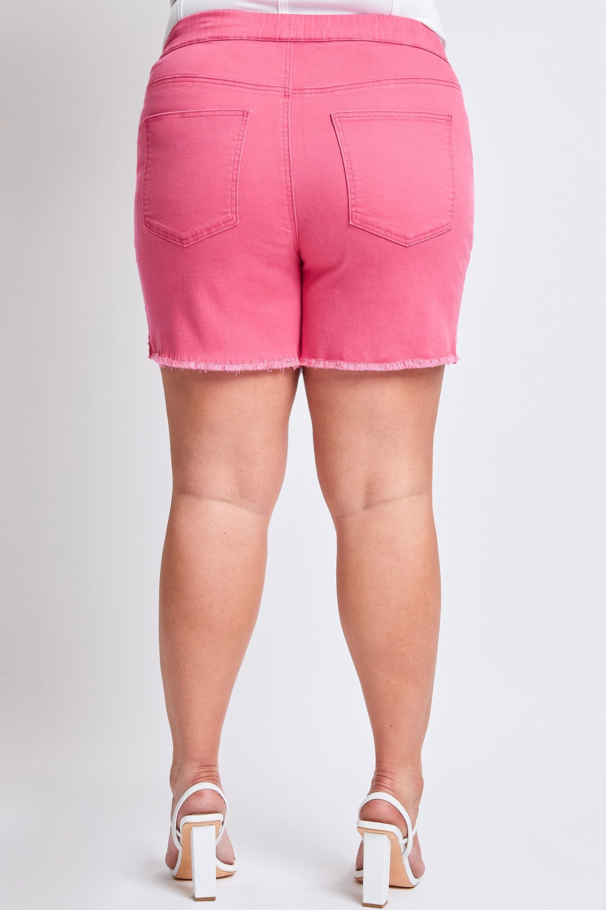 Women's Plus Frayed Hem Pull-on Shorts