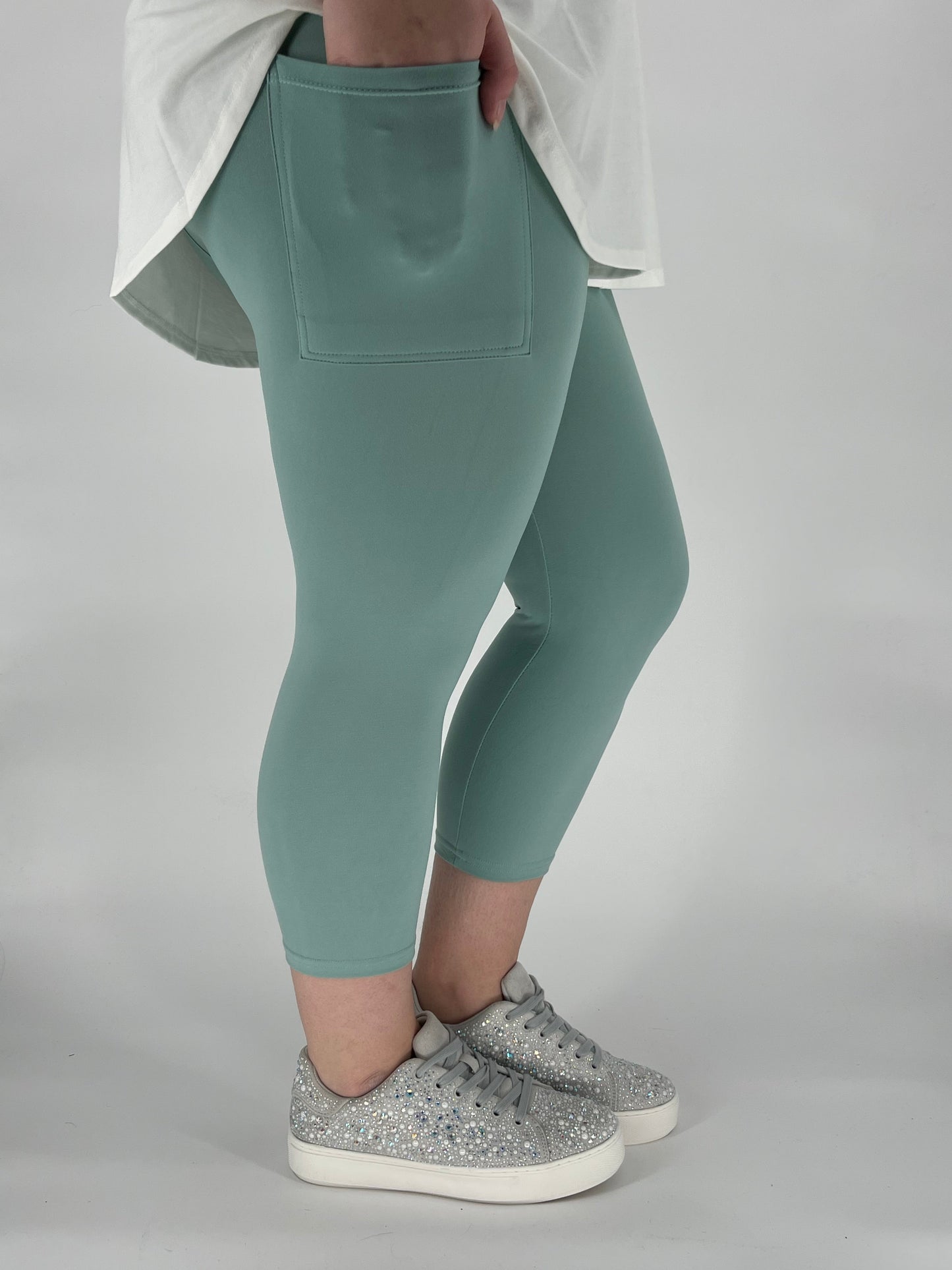 Spring Green Capri Leggings w/ Pockets