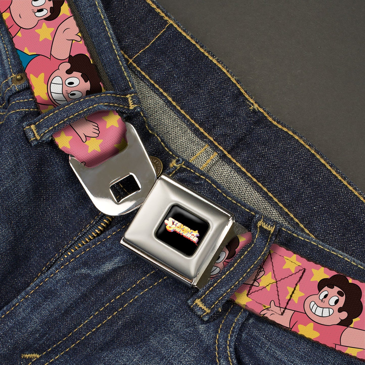 STEVEN UNIVERSE Title Logo Full Color Black Seatbelt Belt - Steven Universe Poses and Stars Pink/Yellow Webbing