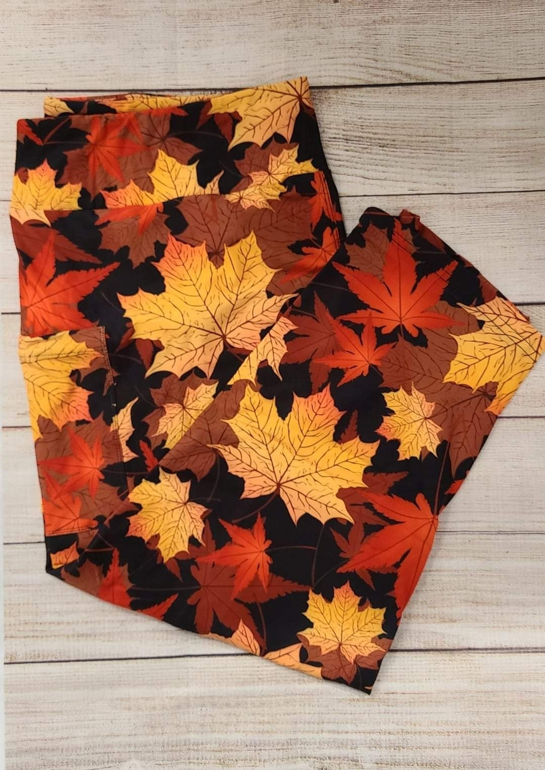 Falling Leaves Leggings & capris with pockets