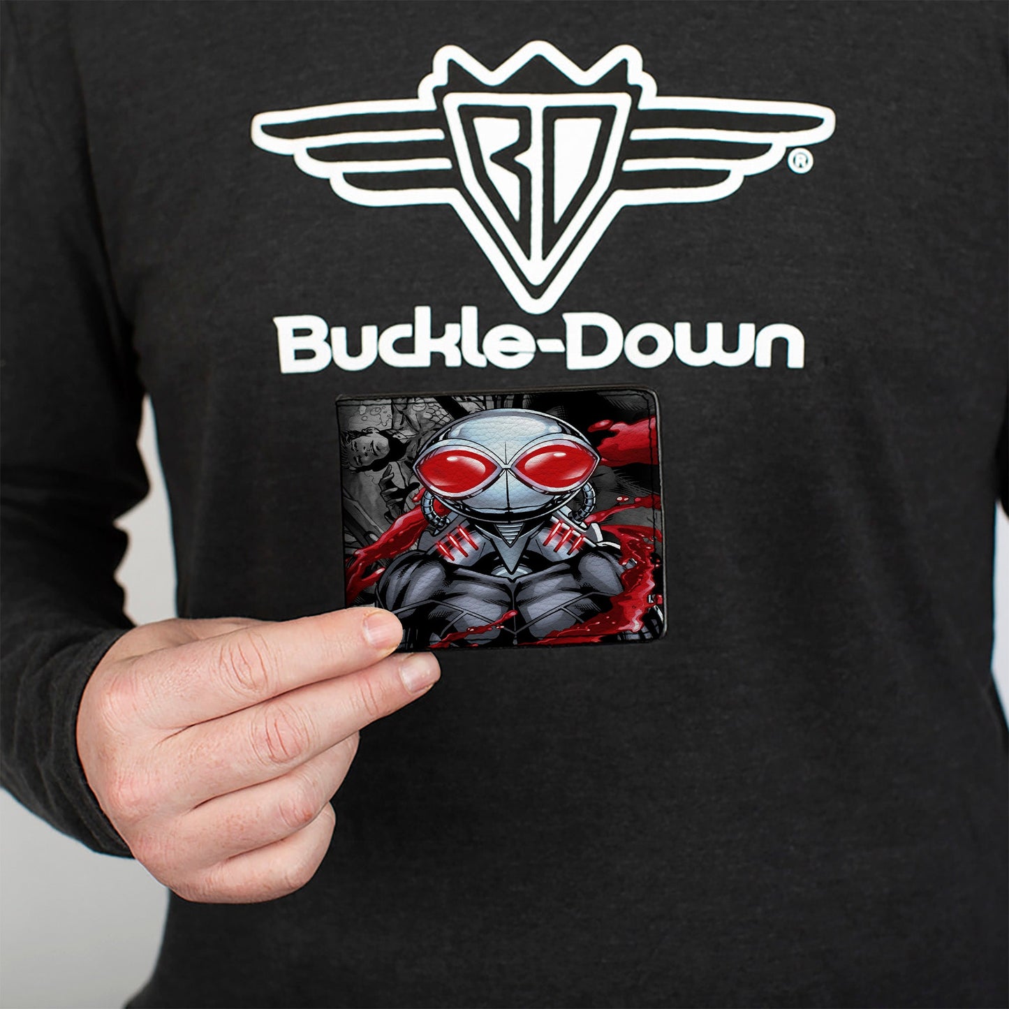 Bi-Fold Wallet - Black Manta Pose Aquaman Issue 23 1 Cover Scene Grays Reds