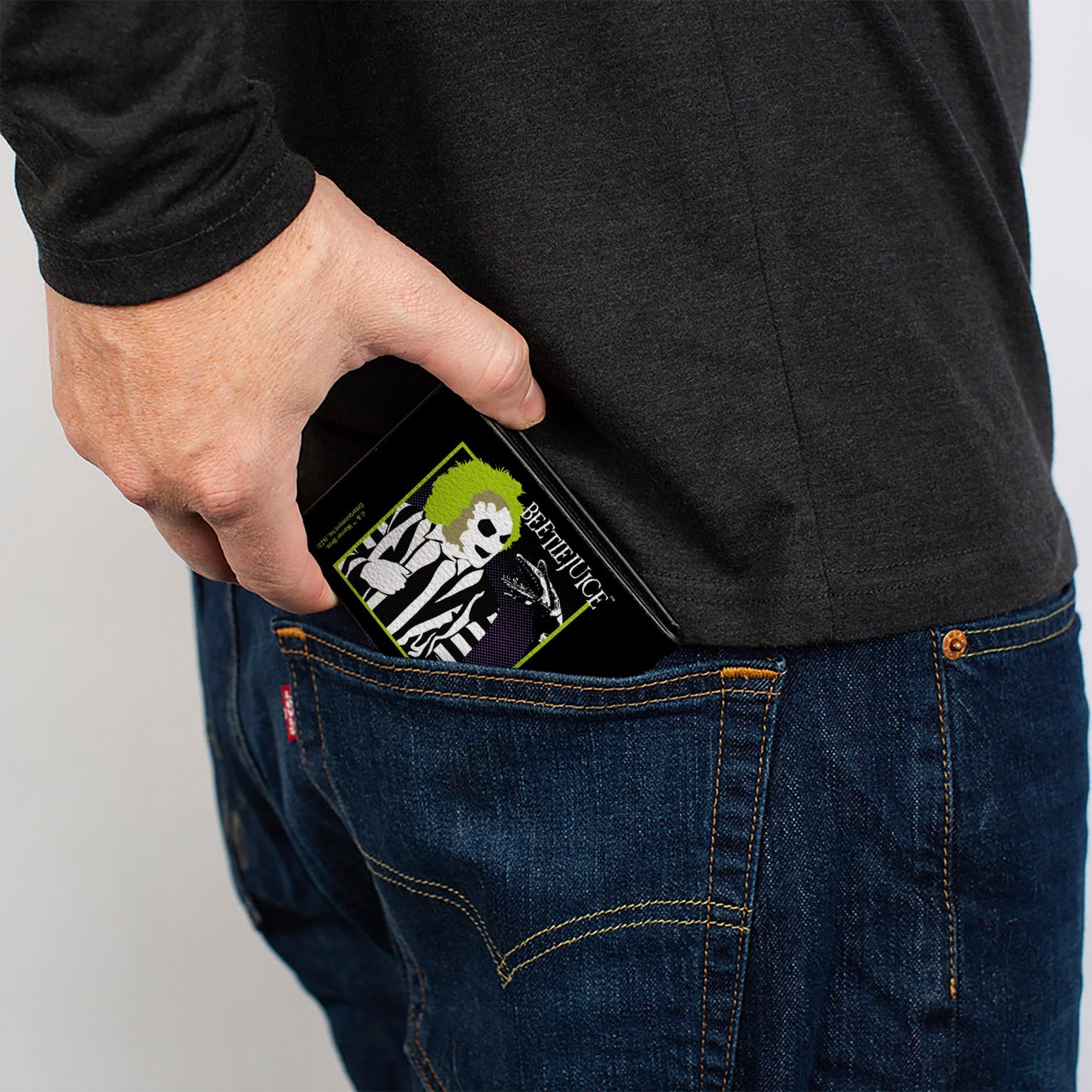 Bi-Fold Wallet - BEETLEJUICE and Sand Worm Pose with Title Logo' Black