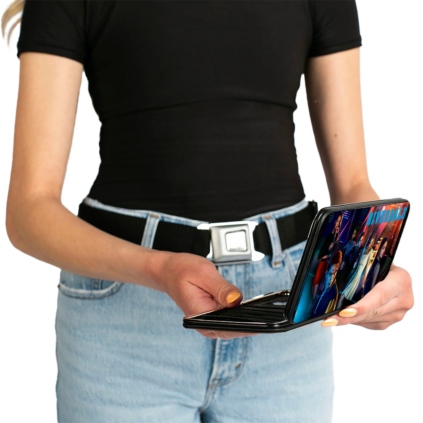 Hinged Wallet - RIVERDALE 6-Character Diner Group Pose