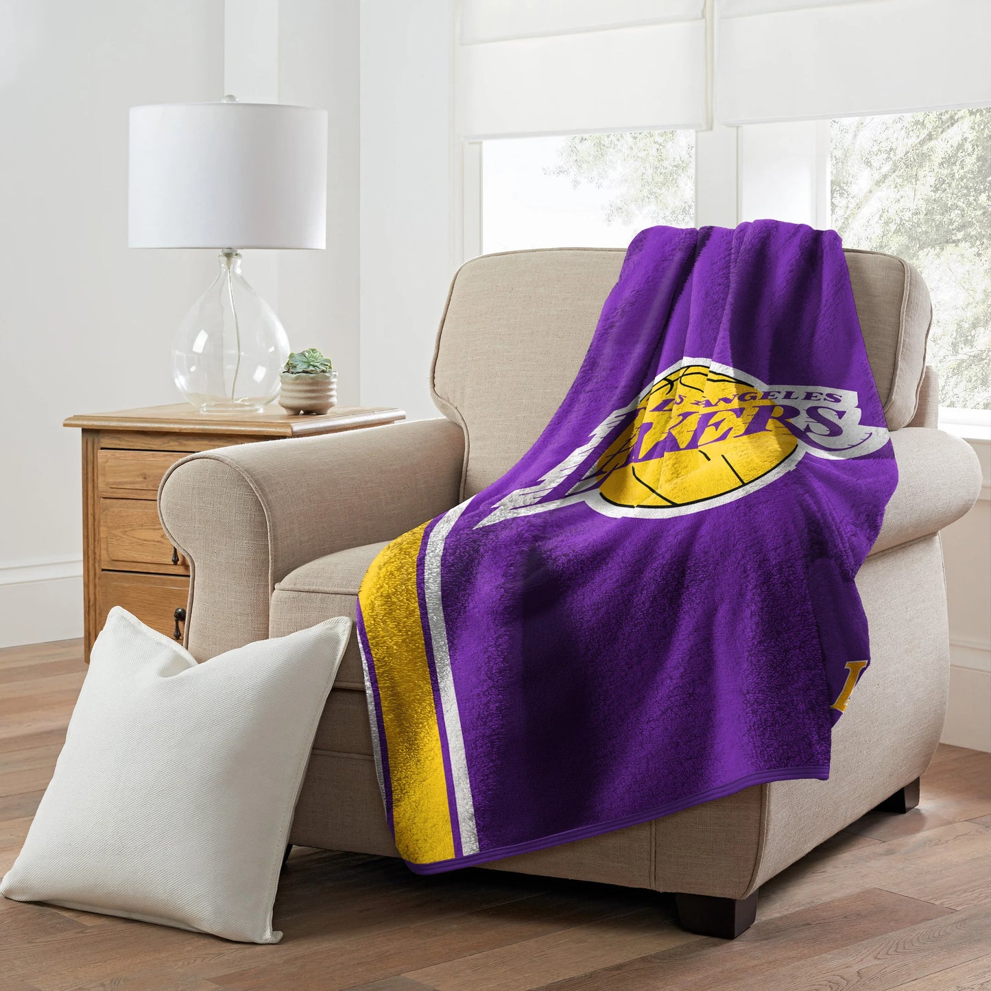 Los Angeles Lakers 60' x 70" Silk Touch Sherpa Throw Blanket