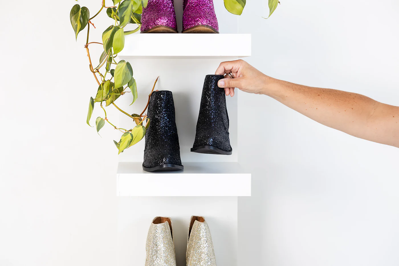 Not Rated - Fiera Glitter Booties in Black