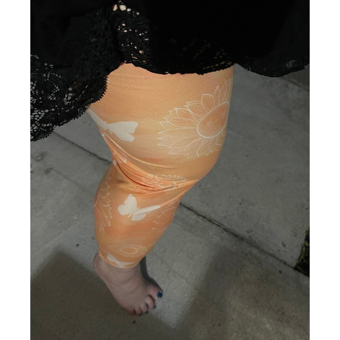 Sunny Bloom Capri Leggings with Pockets – Sunflower & Butterfly Print
