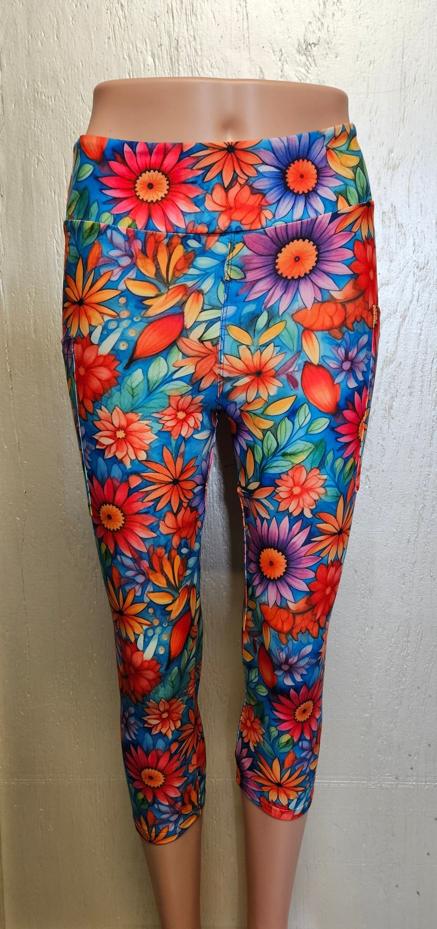 Hipper Flower 11 capris with pockets