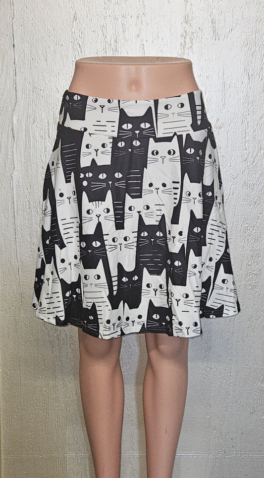Black and White Cat capris and skorts with pockets