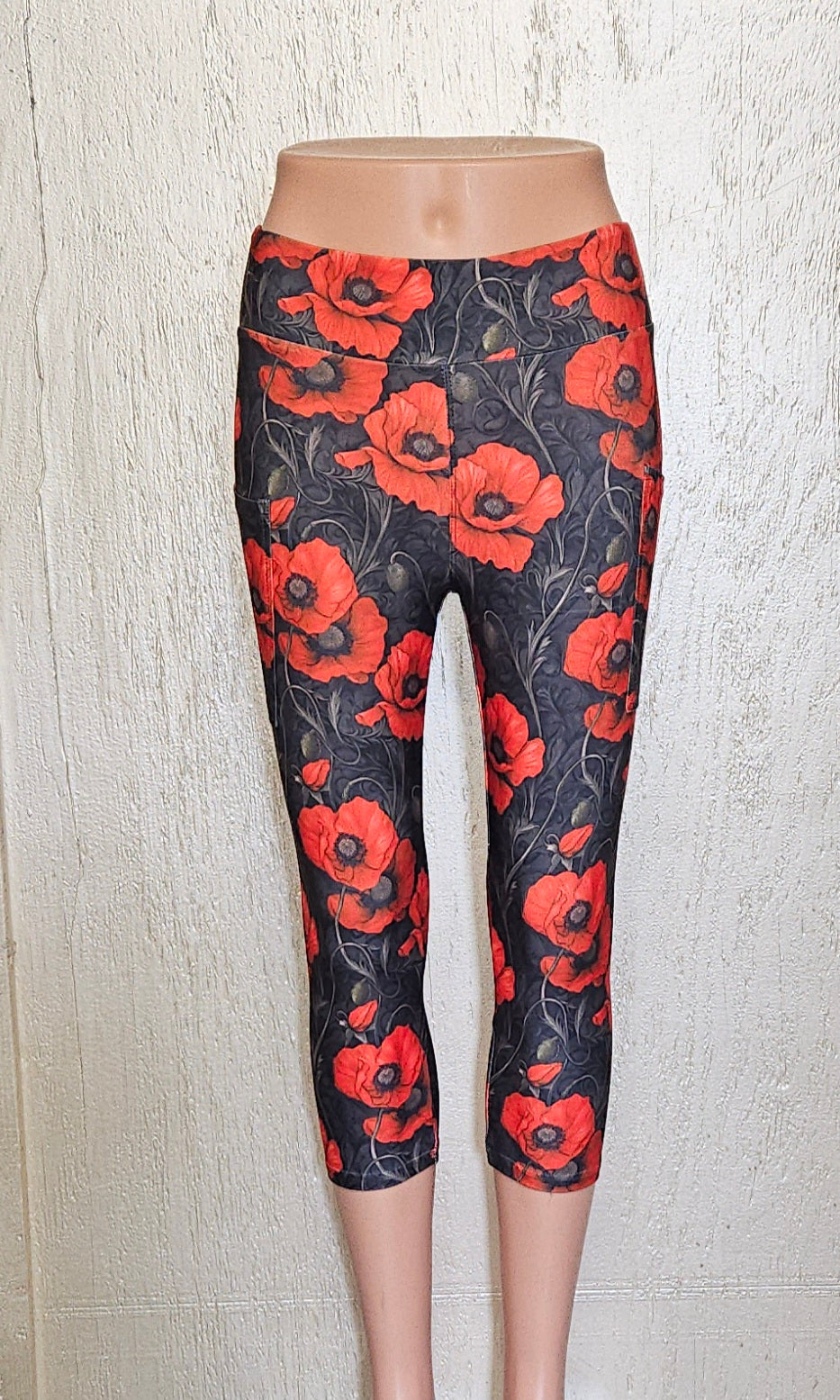 Poppies and Vines capris with pockets