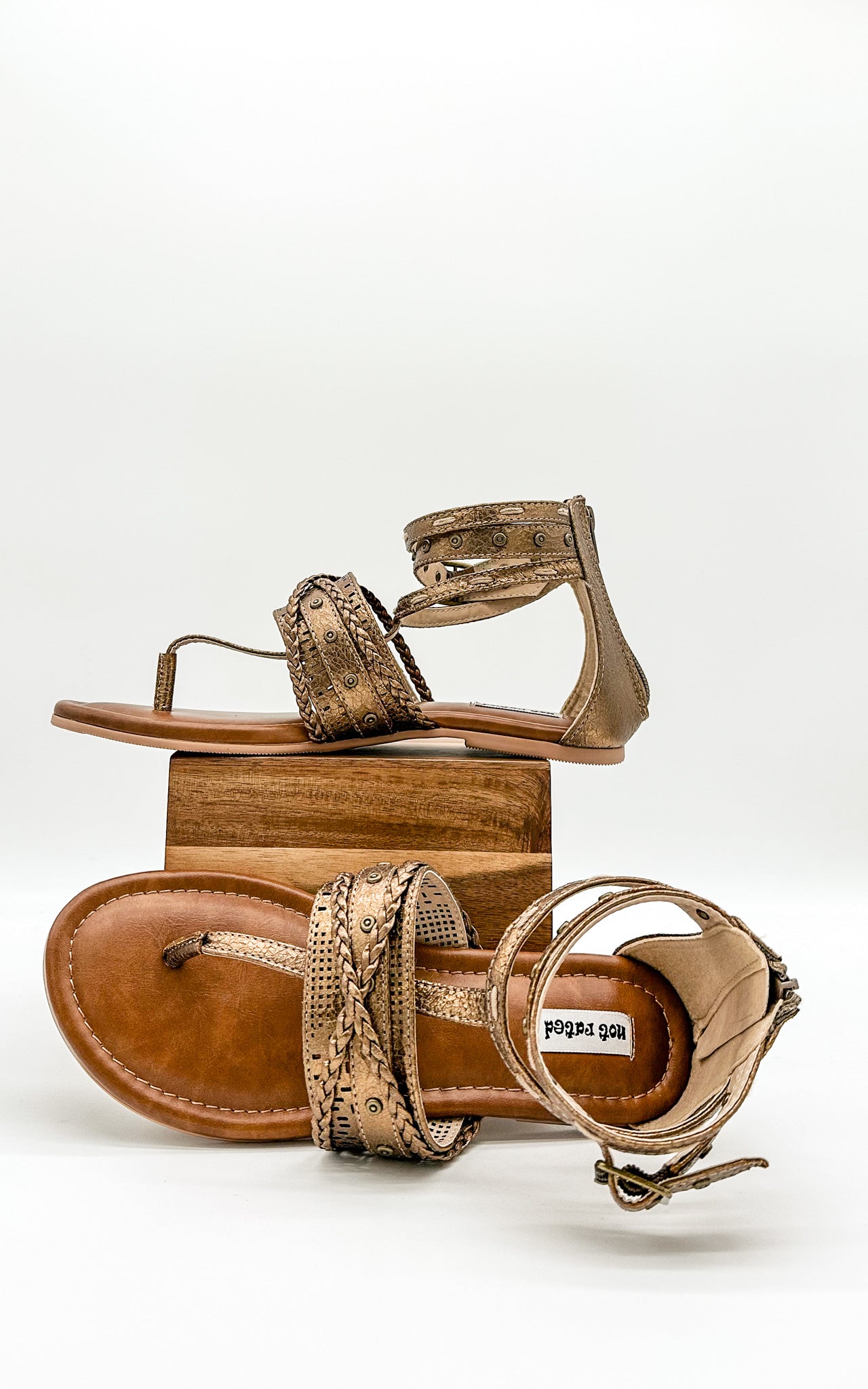 Xylia Sandal in Gold