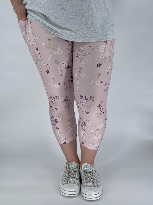 Dainty Floral Capri Leggings w/ Pockets