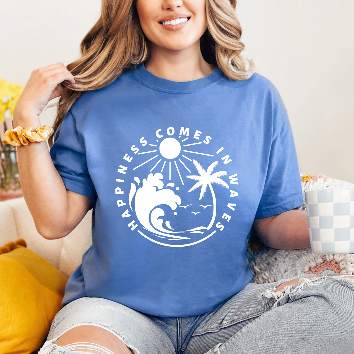 Happiness comes in waves Graphic Tee