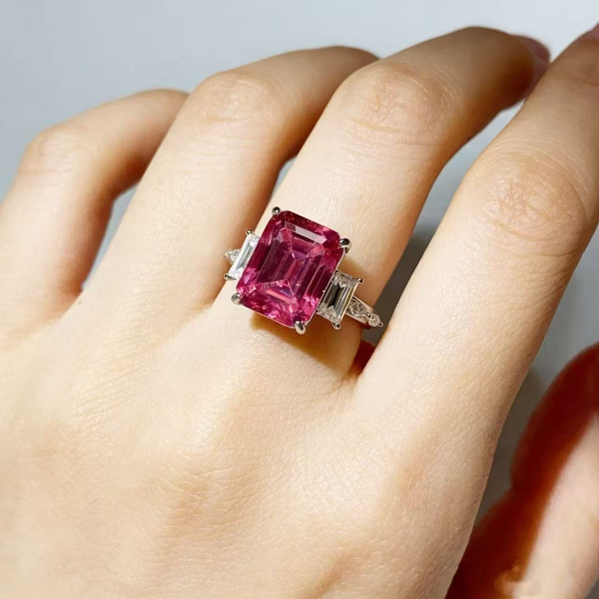 226775e1-28e2-4008-ba6d-e05eb4647d15-Max