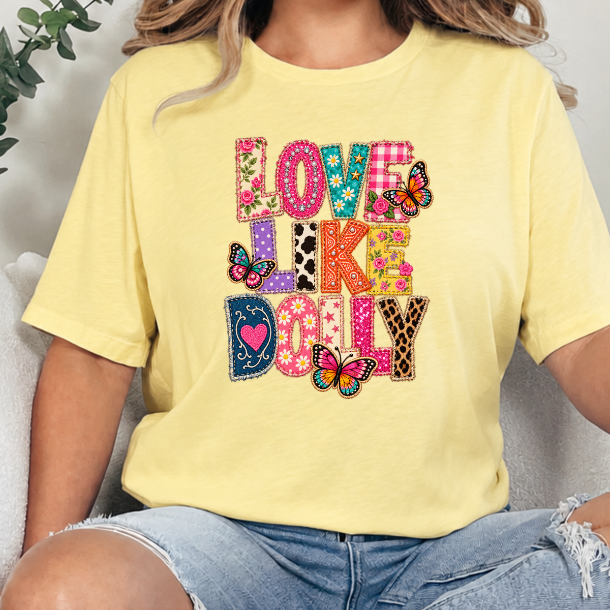 Quilted Love Like Dolly Graphic Tee