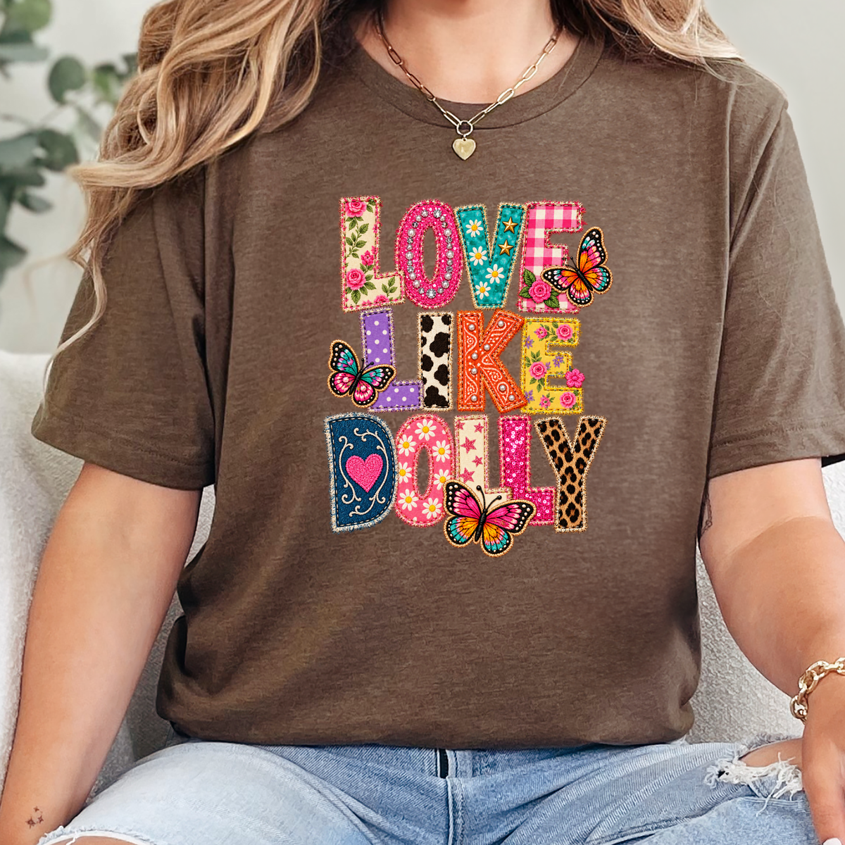Quilted Love Like Dolly Graphic Tee
