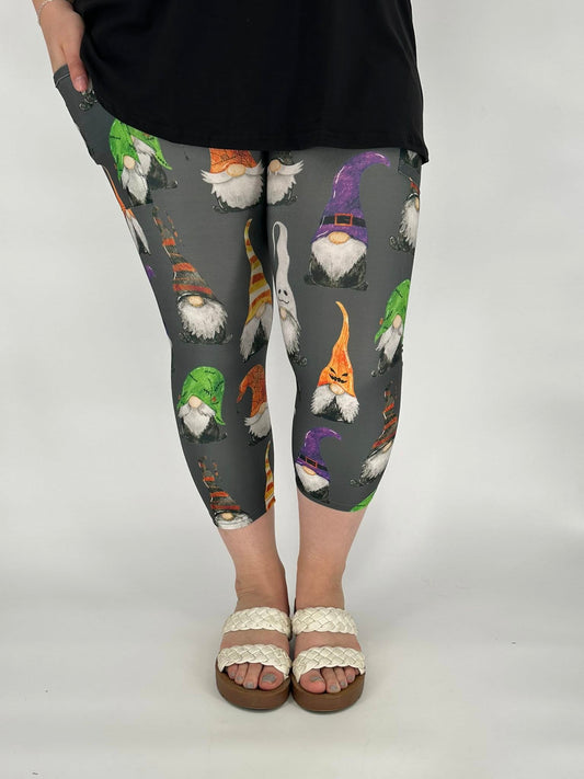 Spooky Gnome Capri w/ Pockets