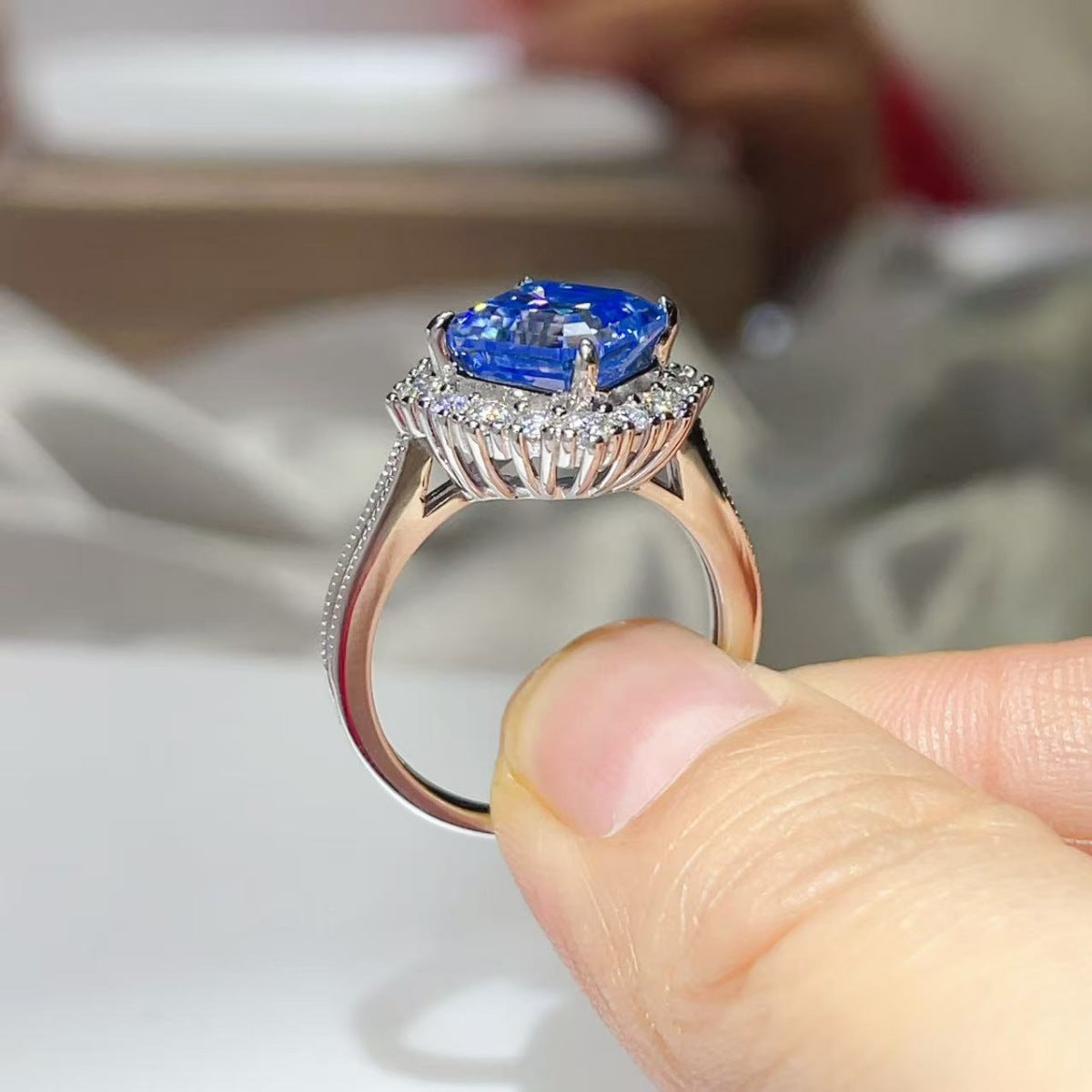 55d5695e-07ed-45a9-89d5-27eb7359bb1f-Max