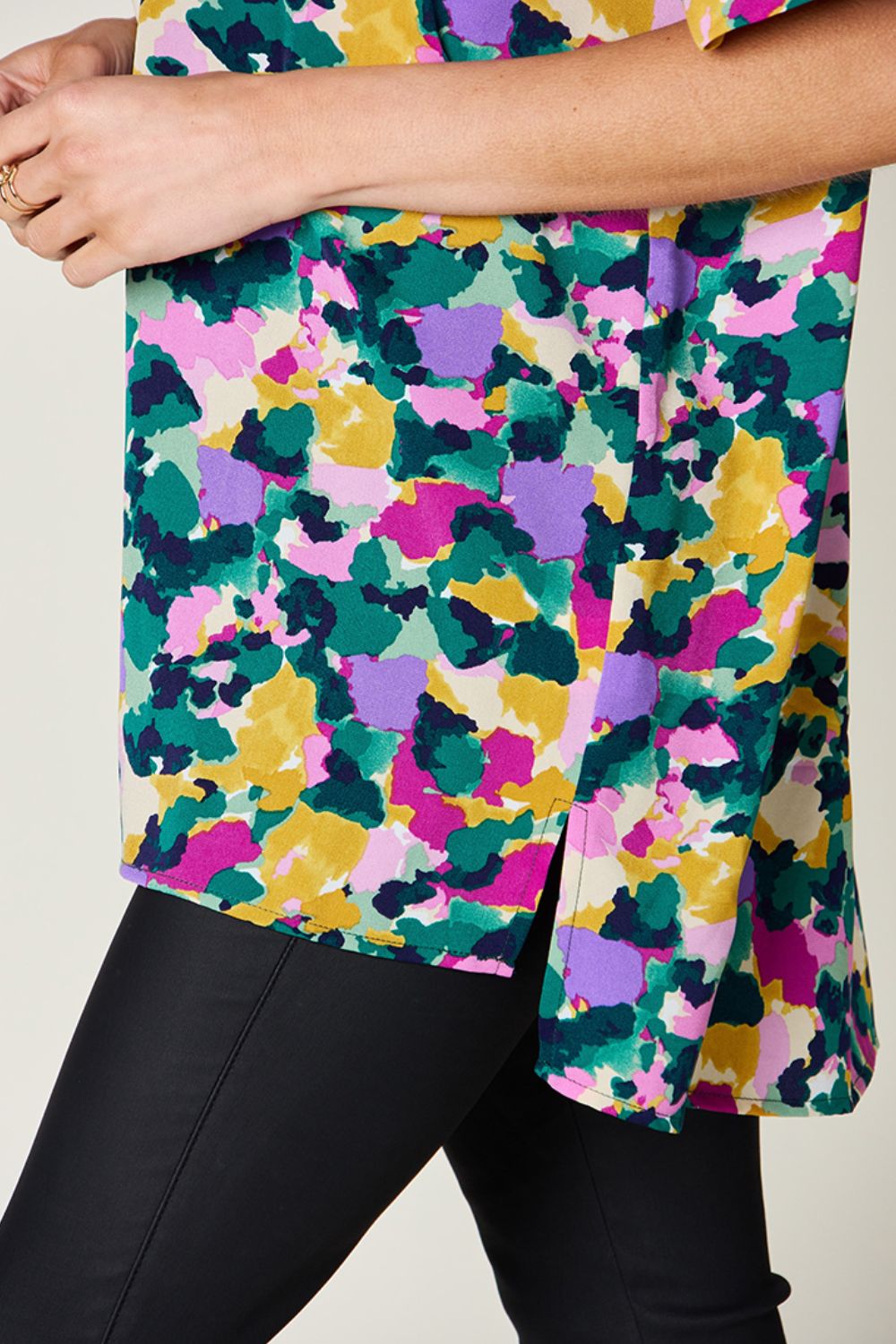 Double Take Printed V-Neck Short Sleeve Blouse