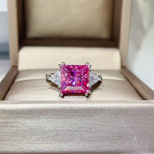 7f760a39-436e-4c6b-aef4-8bd98f5f822a-Max