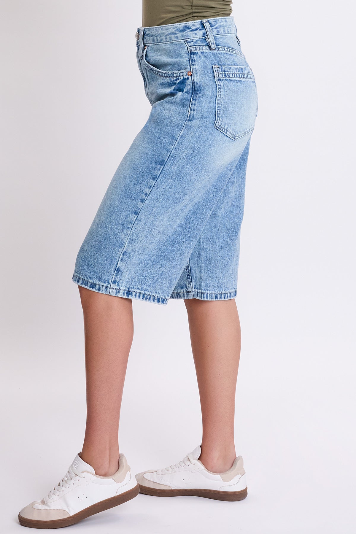 Women's Relaxed Fit Wide Leg Jorts