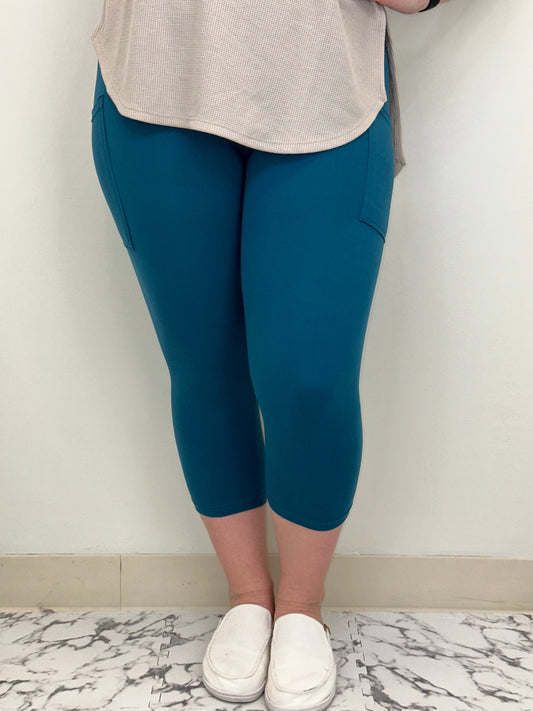 Turquoise Capri Leggings w/ Pockets