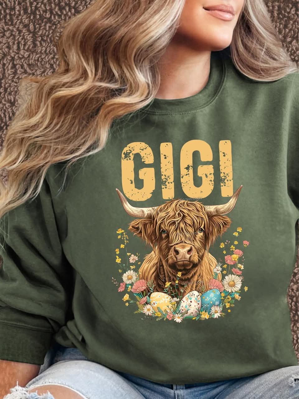 Highland Cow Personalized Name Sweatshirt – Cozy Custom Crewneck