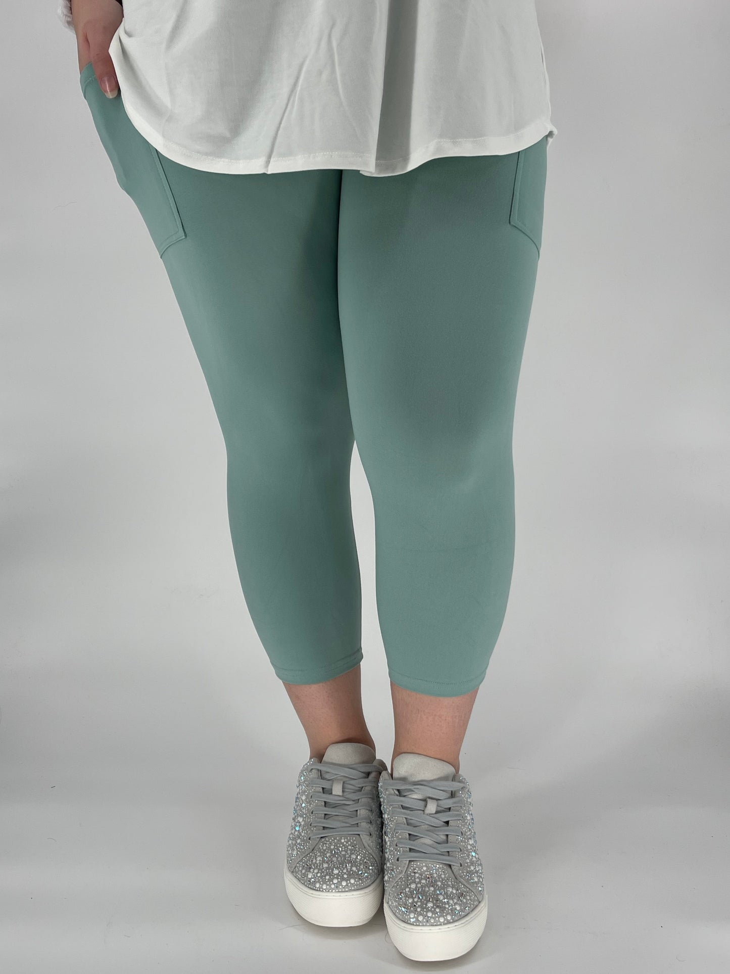 Spring Green Capri Leggings w/ Pockets