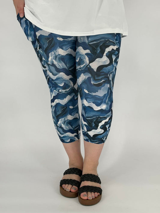 Navy Swirl Capri w/ Pockets