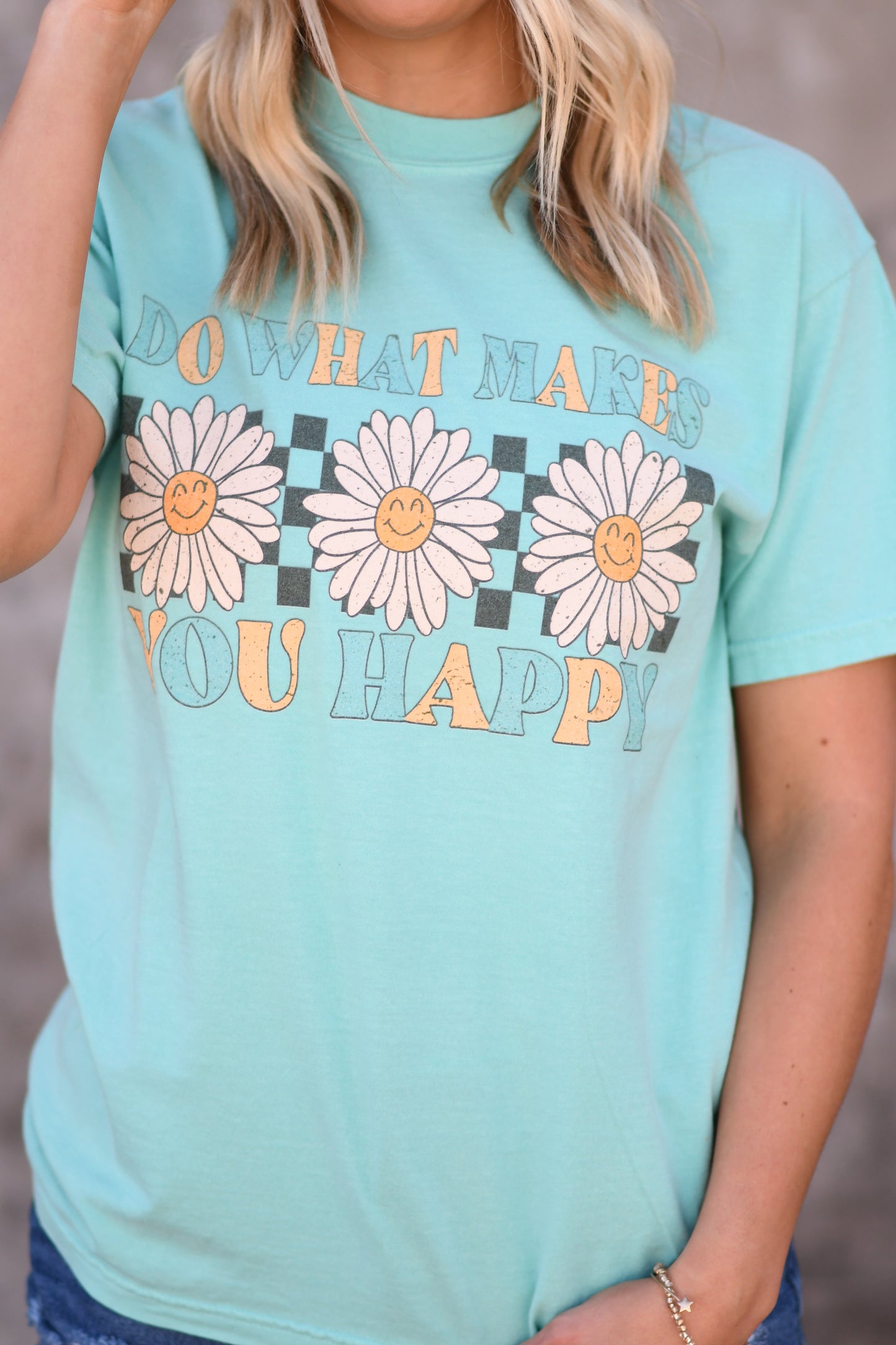 Do What Makes You Happy Daisy graphic tee