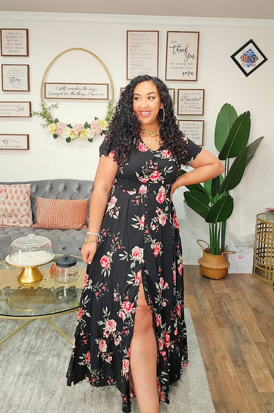 Plus Size Button Detail Printed V-Neck Short Sleeve Maxi Dress