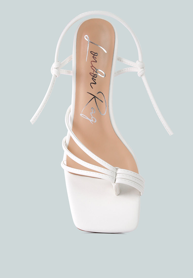 Piri Toe Ring Tie Up Block Sandals