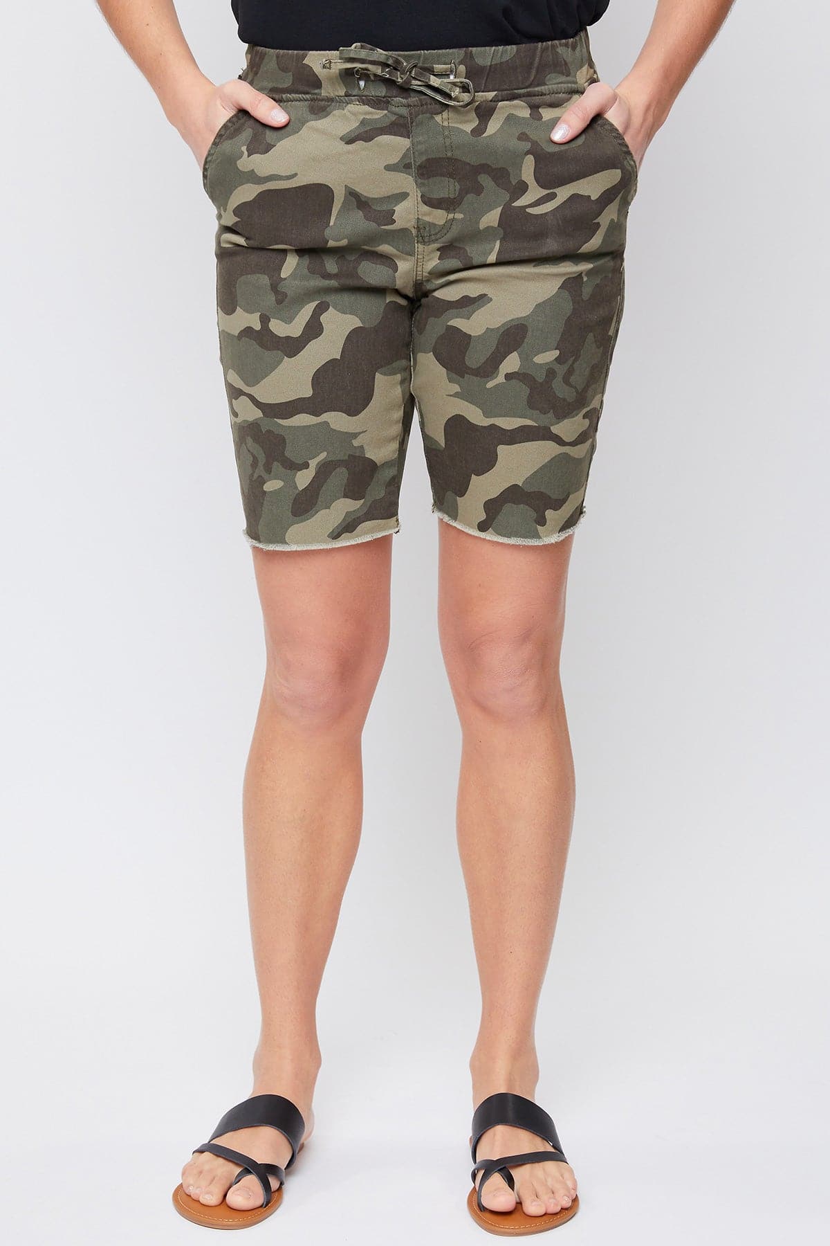 Women's Petite Elastic Bermuda with Fray Hem