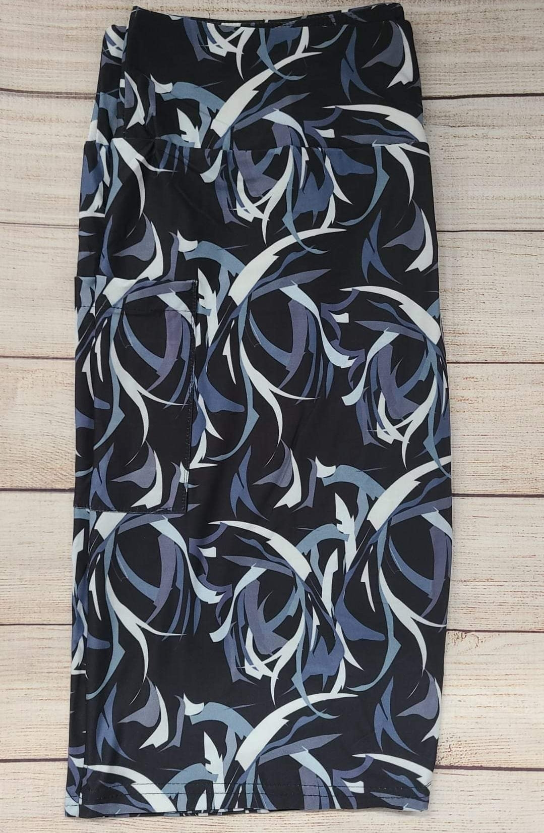 Swirls capri leggings and shorts with pockets