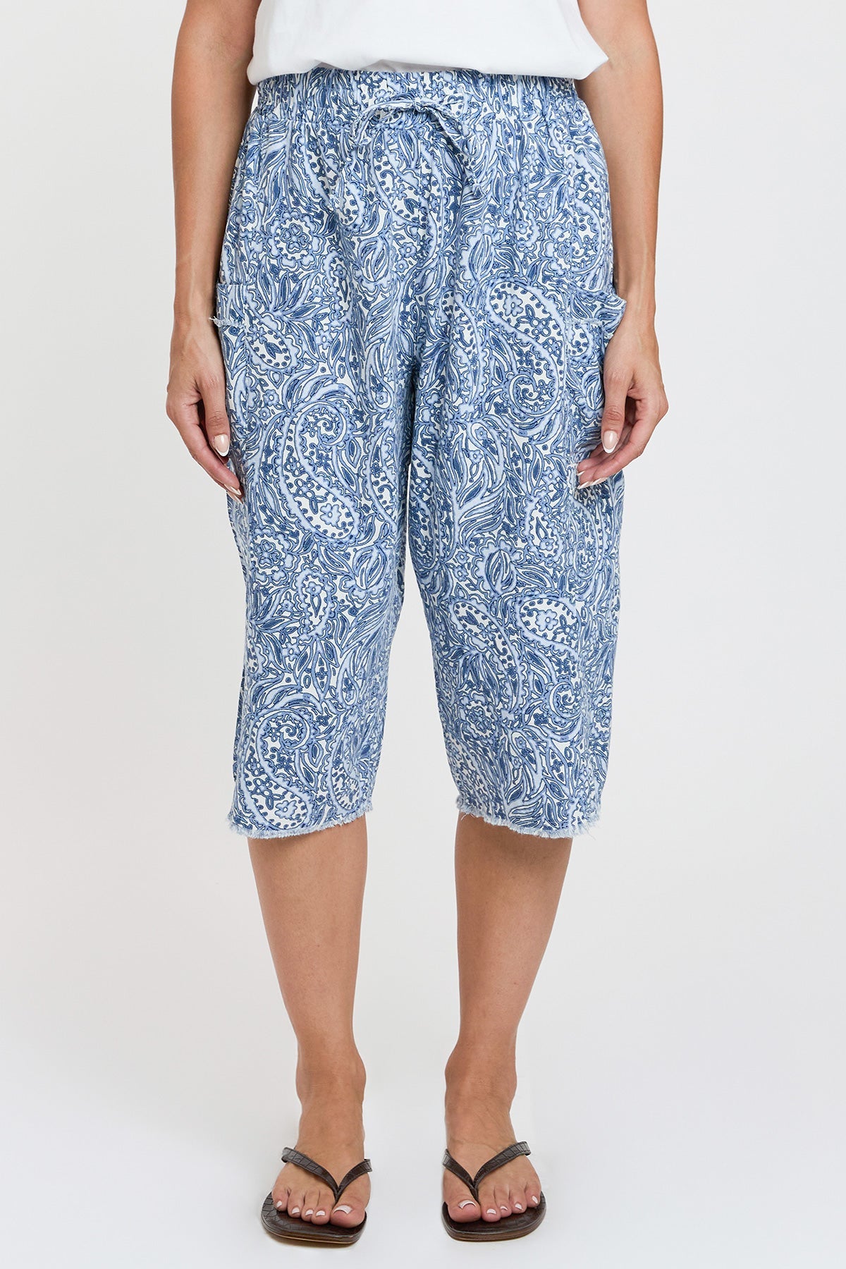 Women's Pull-On Skimmer W/ Side Panel & Wrap Pockets