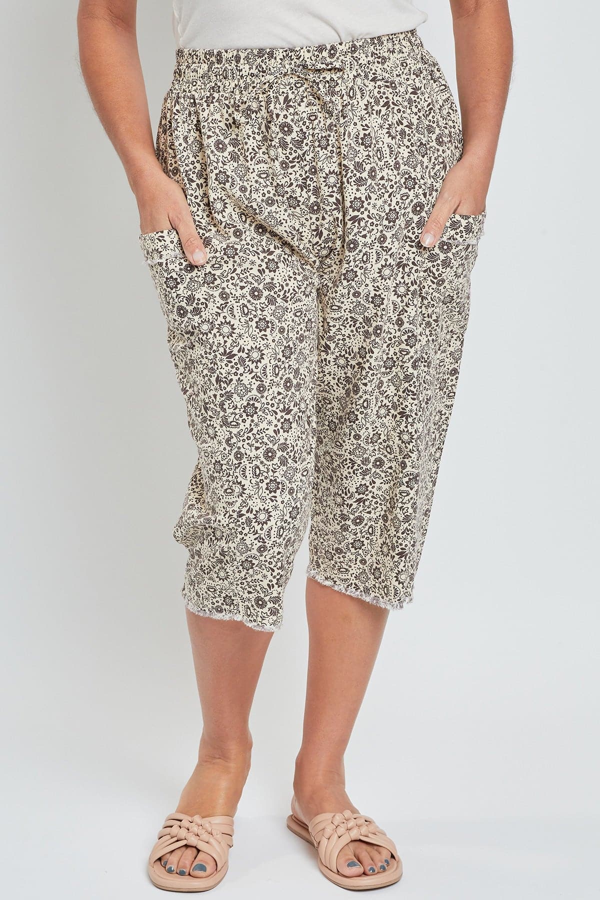 Women's Pull-On Skimmer W/ Side Panel & Wrap Pockets