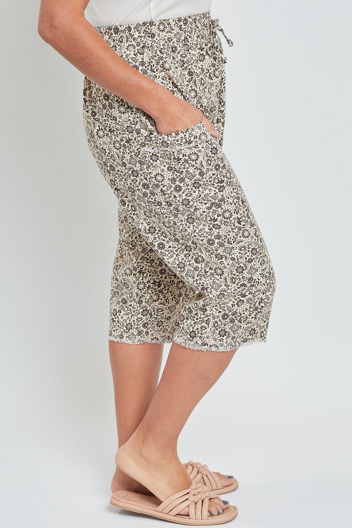 Women's Pull-On Skimmer W/ Side Panel & Wrap Pockets