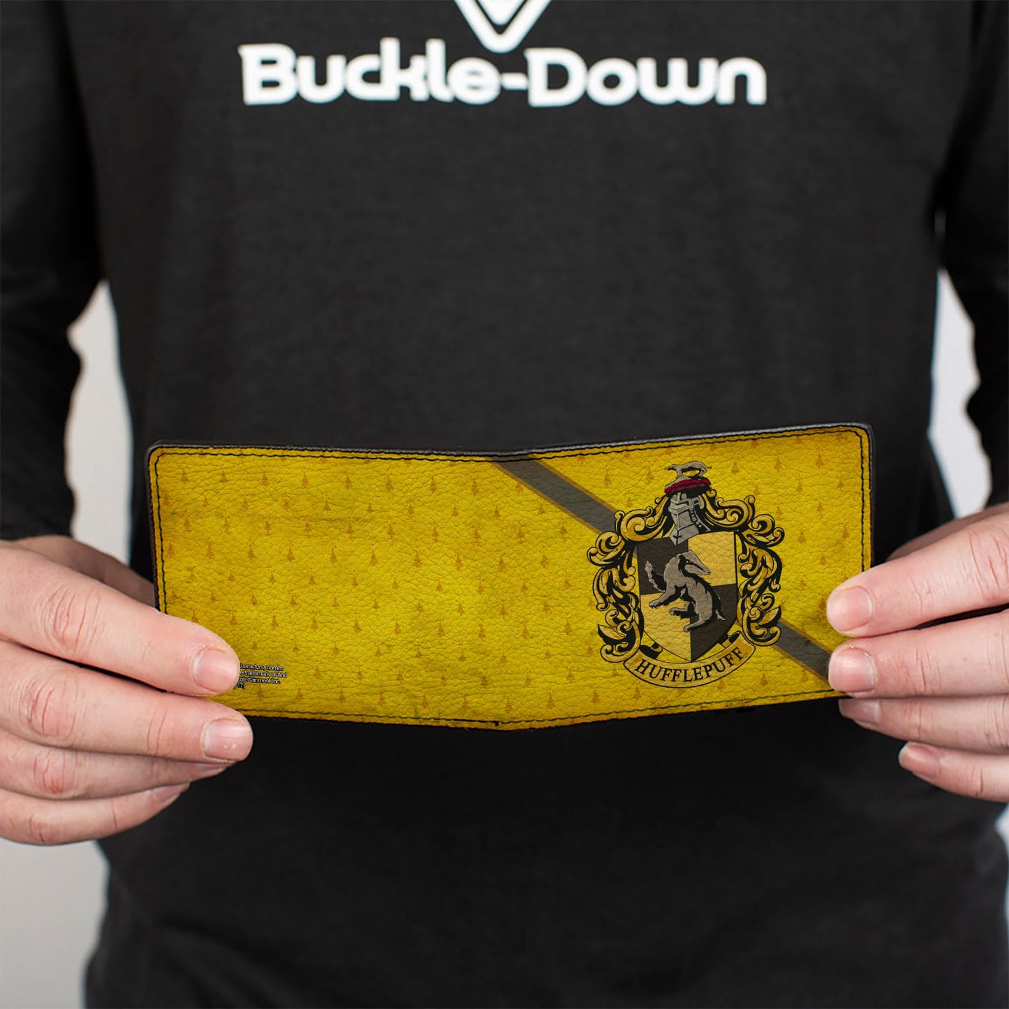 Bi-Fold Wallet - HUFFLEPUFF Crest Stripe4 Weathered Gold Brown