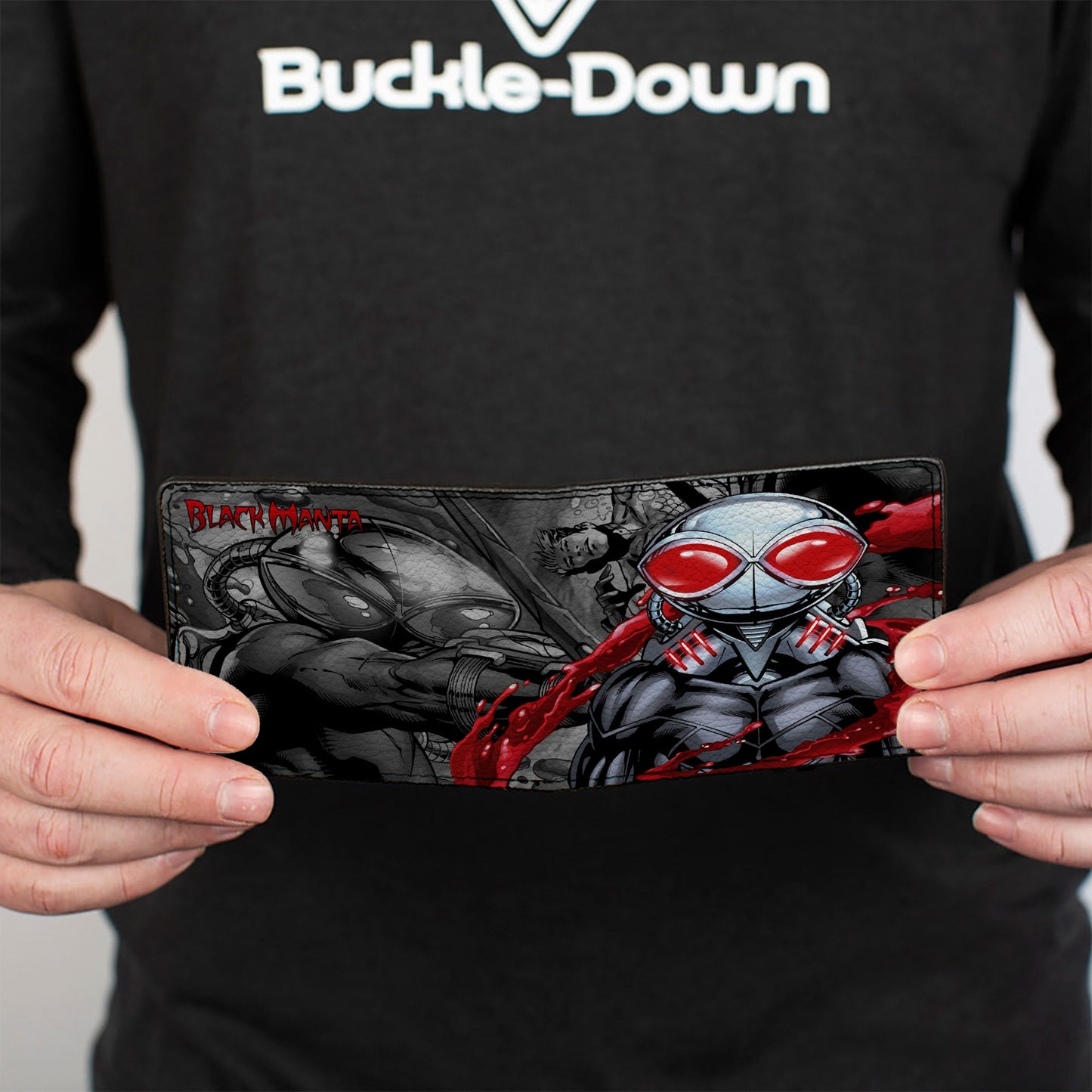 Bi-Fold Wallet - Black Manta Pose Aquaman Issue 23 1 Cover Scene Grays Reds