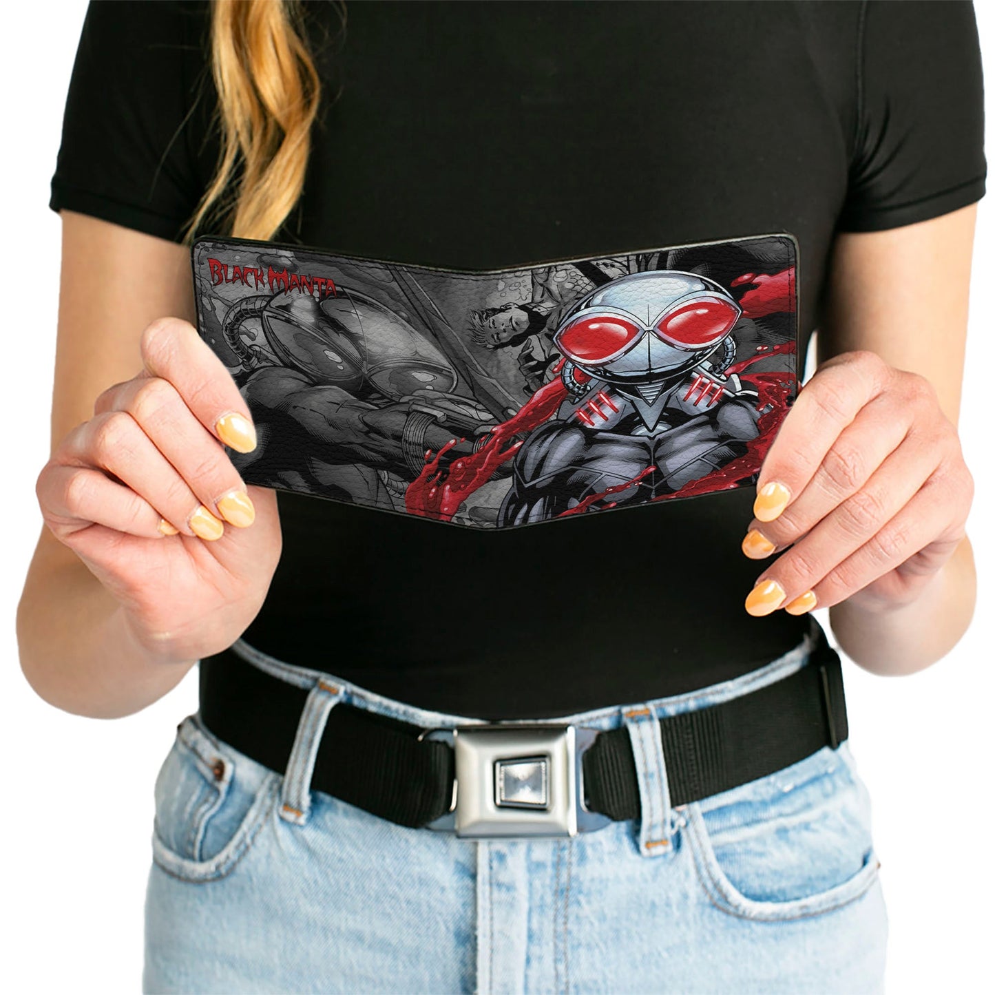 Bi-Fold Wallet - Black Manta Pose Aquaman Issue 23 1 Cover Scene Grays Reds