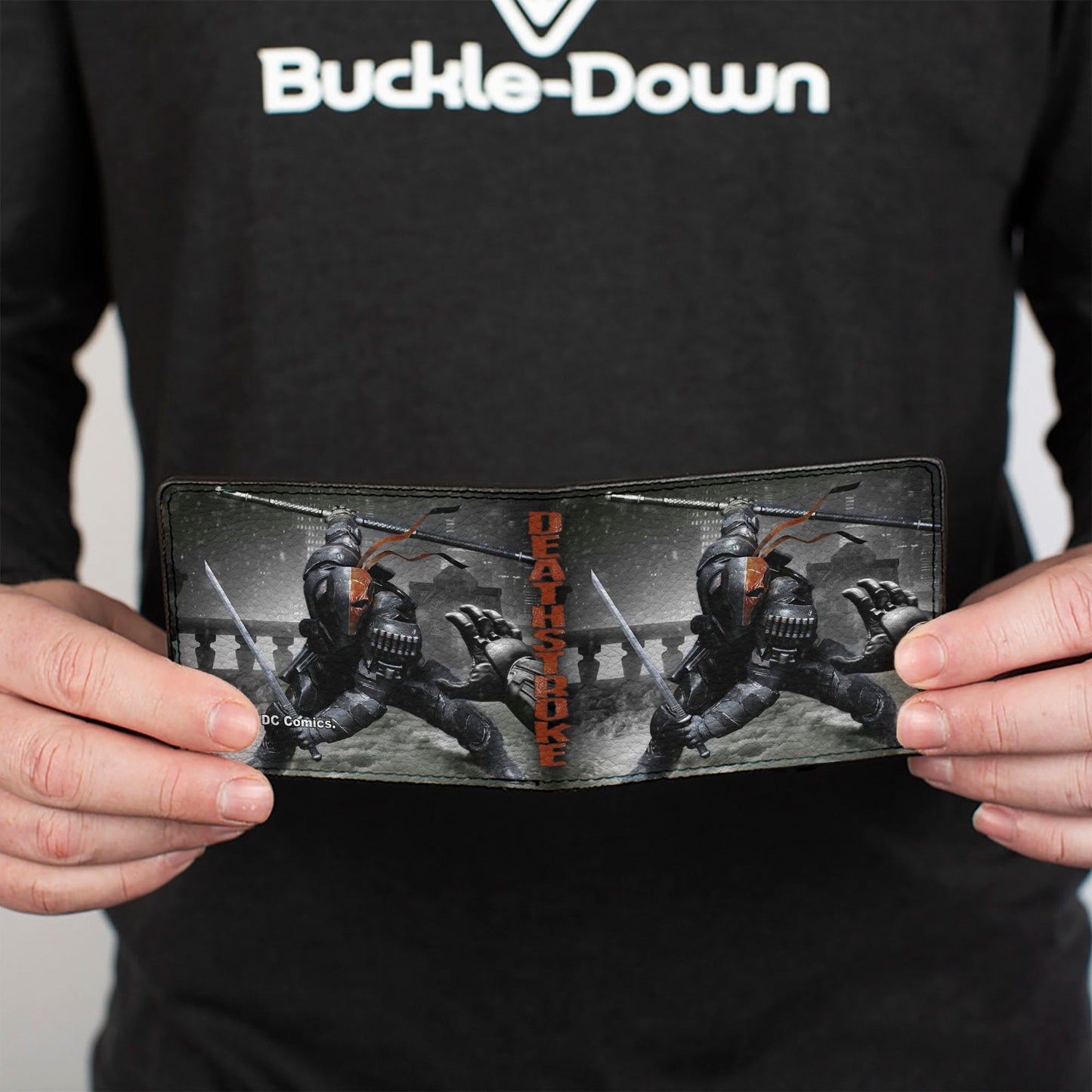 Bi-Fold Wallet - DEATHSTROKE Arkham Origins Action Pose Snow Grays Red