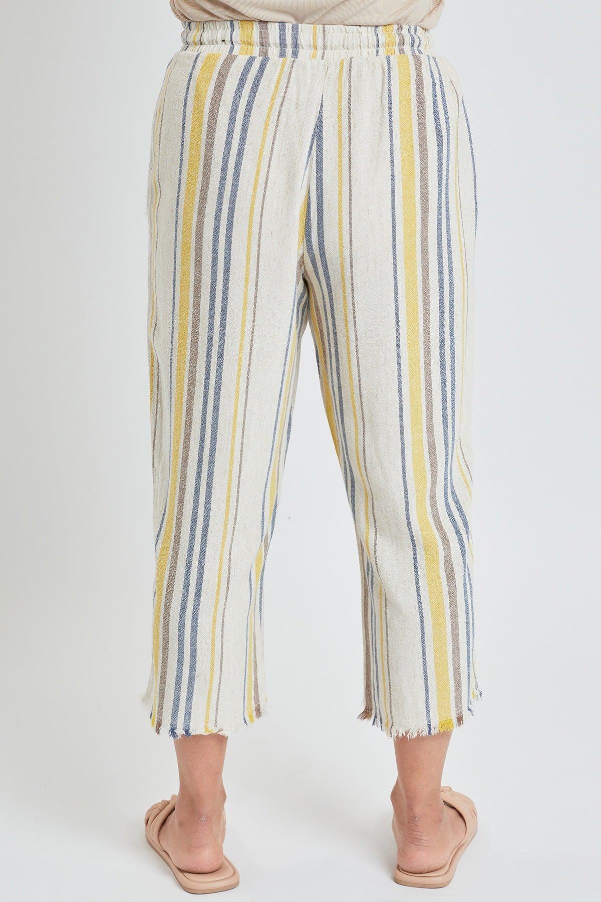 Women's High Rise Linen Capri Pant With Fray Detail