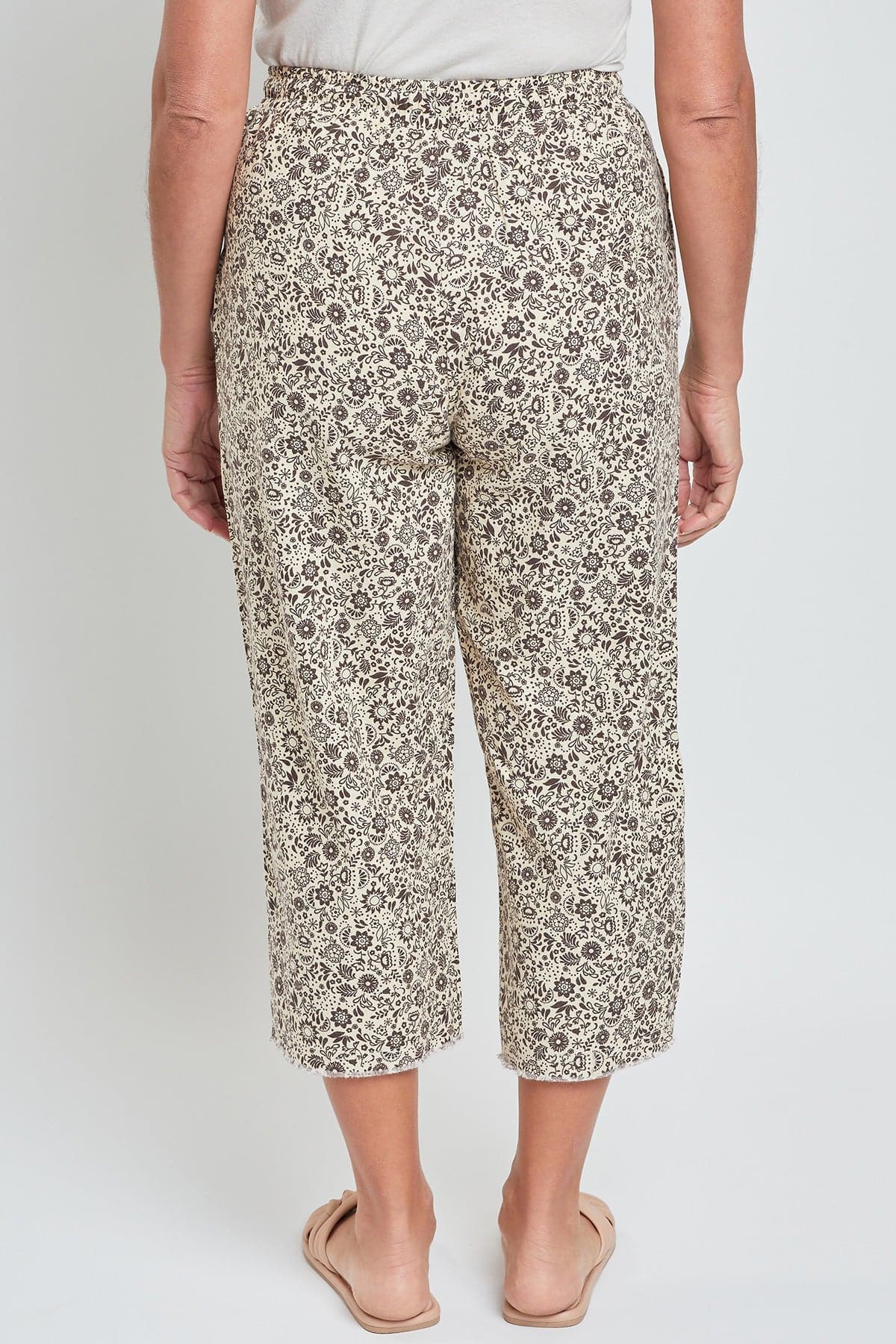 Women's High Rise Linen Capri Pant With Fray Detail