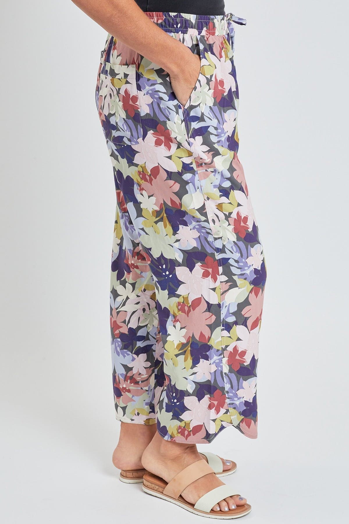 Women's Pull-On Stove Pipe Pant With Tulip Hem Detail