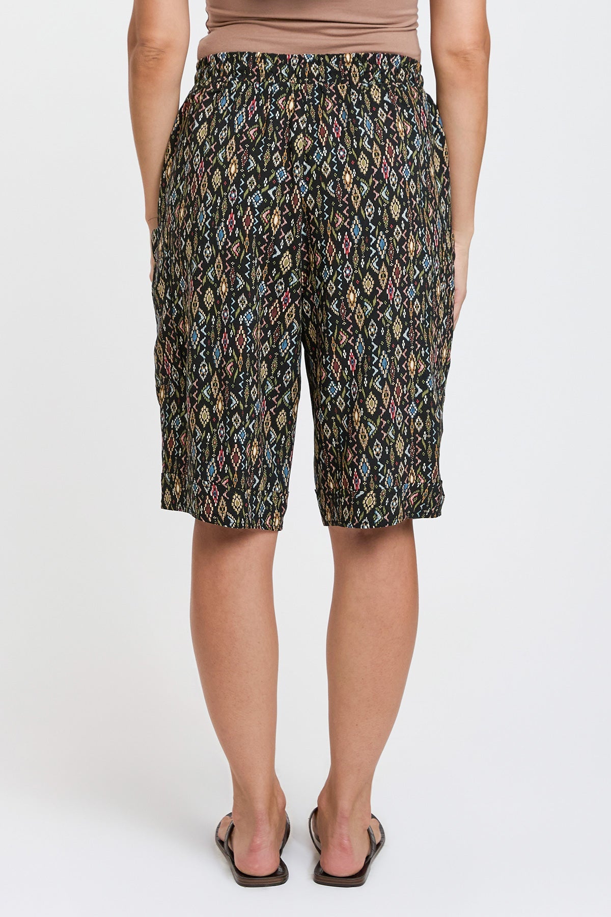 Women's Elastic Waist Bermuda With Patch Pockets