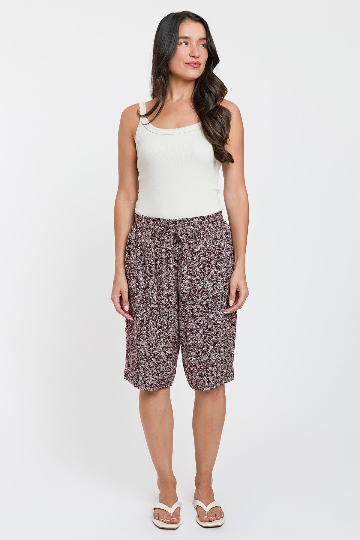 Women's Elastic Waist Bermuda With Patch Pockets