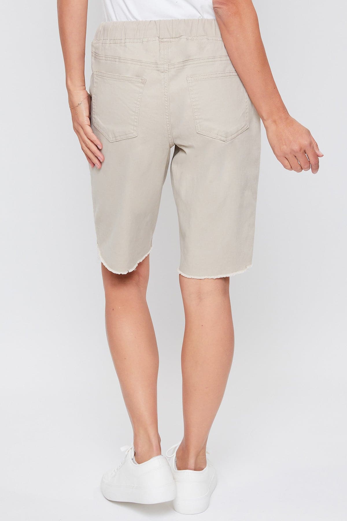 Women's Elastic Waist Bermuda With Fray Hem