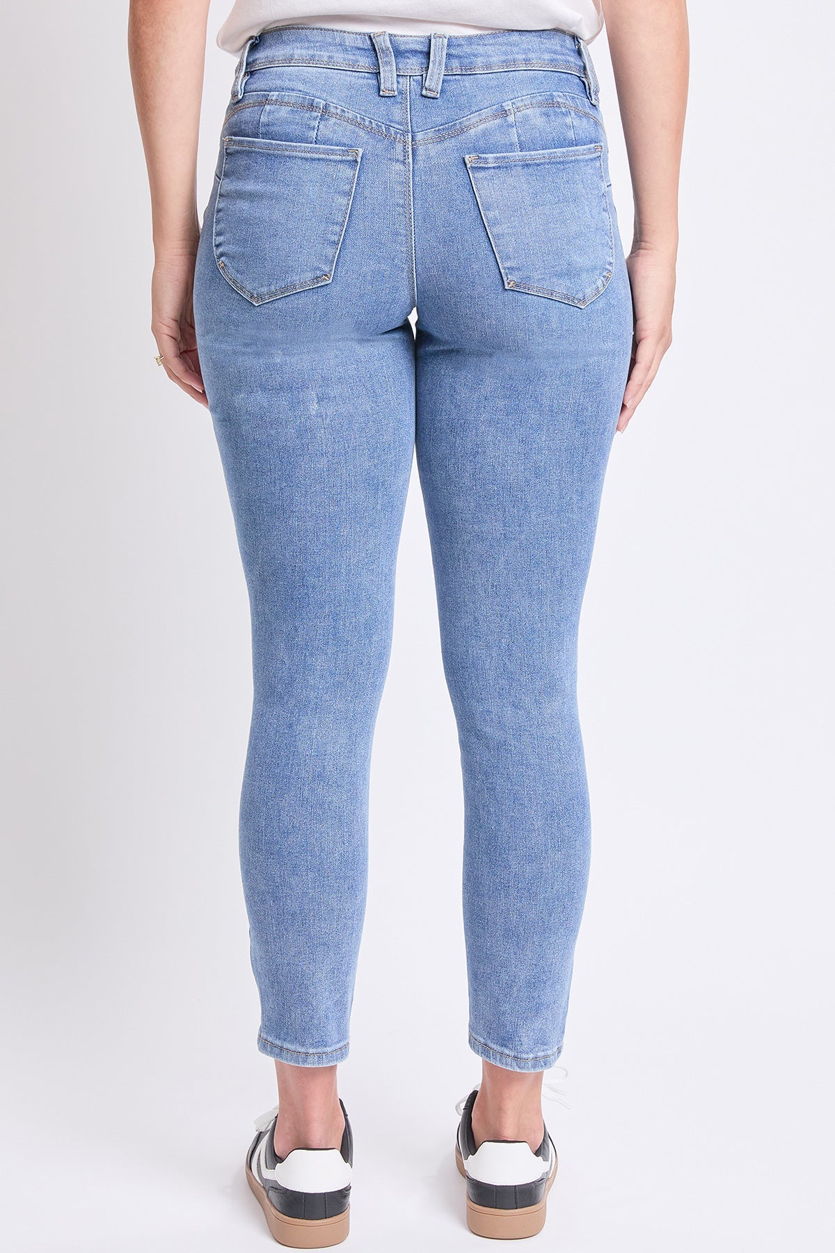 Women's High Rise Curve Confidence WannaBettaButt Skinny Jeans