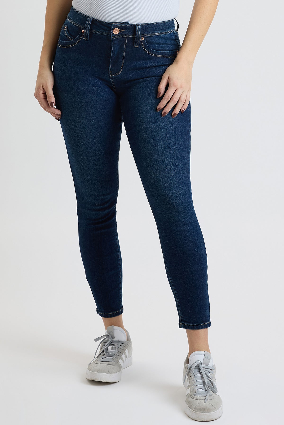Women's High Rise Curve Confidence WannaBettaButt Skinny Jeans