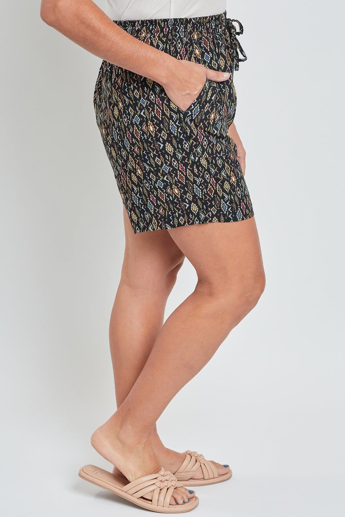 Women's Pull-On Shorts with Pockets